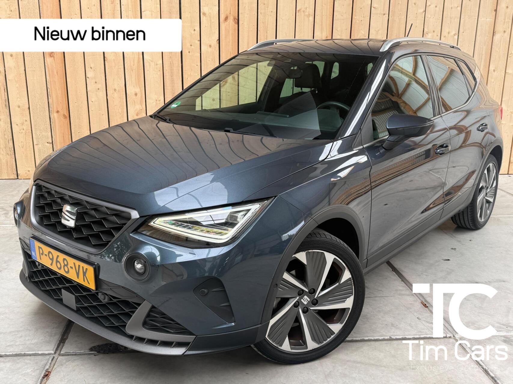 Seat Arona 1.0 TSI FR Business Intense Alcantara | Apple Car, Auto's, Gebruikt, 95 pk, 49 €/maand, Origineel Nederlands