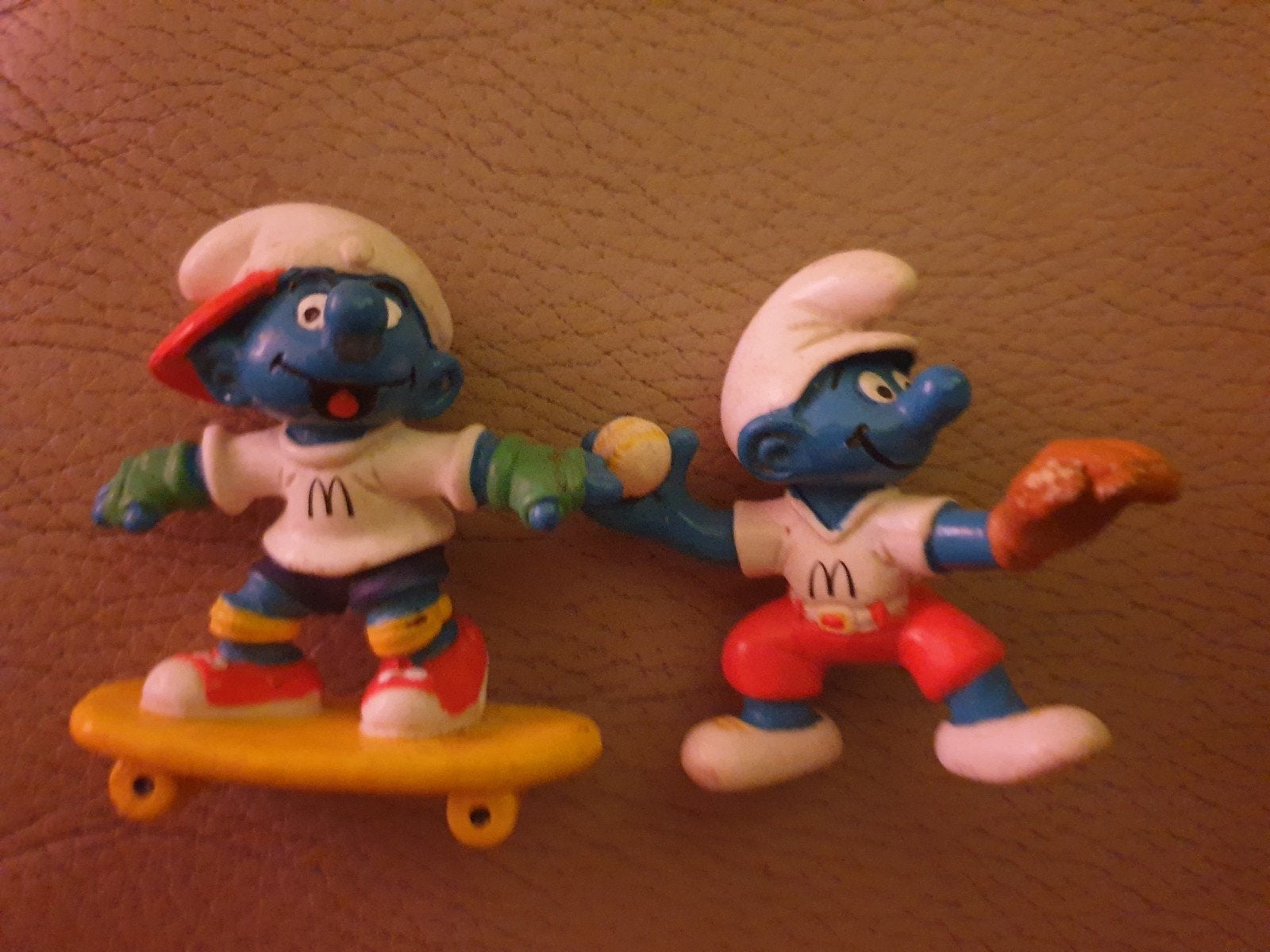 Smurfen McDonald's Figuurtjes - Skateboard & Honkbal, Ophalen of Verzenden, Gebruikt, Overige Smurfen, Poppetje, Figuurtje of Knuffel
