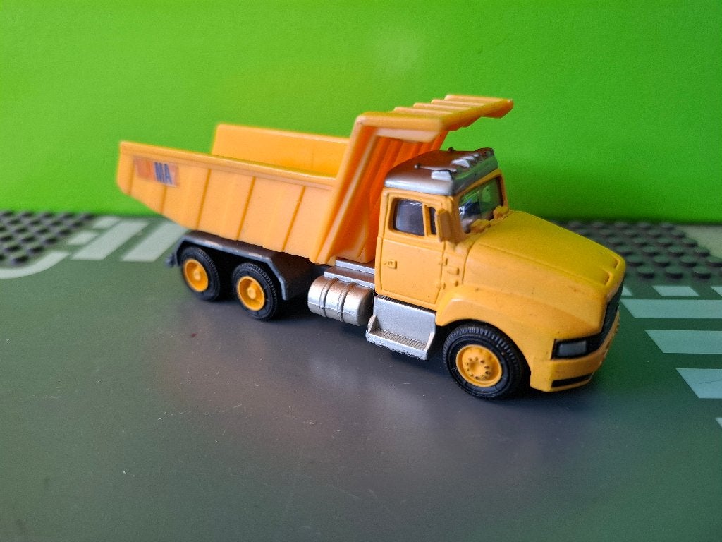 Kentoys - Ford LTL Aeromax Dump truck [geel] 1/72, Ophalen of Verzenden, Gebruikt, Bus of Vrachtwagen
