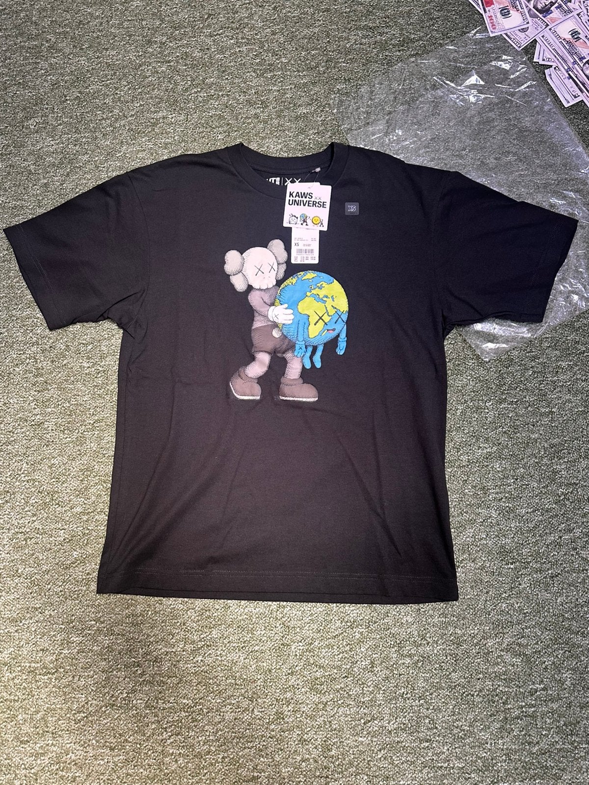 Uniqlo X Kaws Universe UT T-Shirt Maat XS, Ophalen of Verzenden, Zo goed als nieuw, Maat 46 (S) of kleiner, Grijs