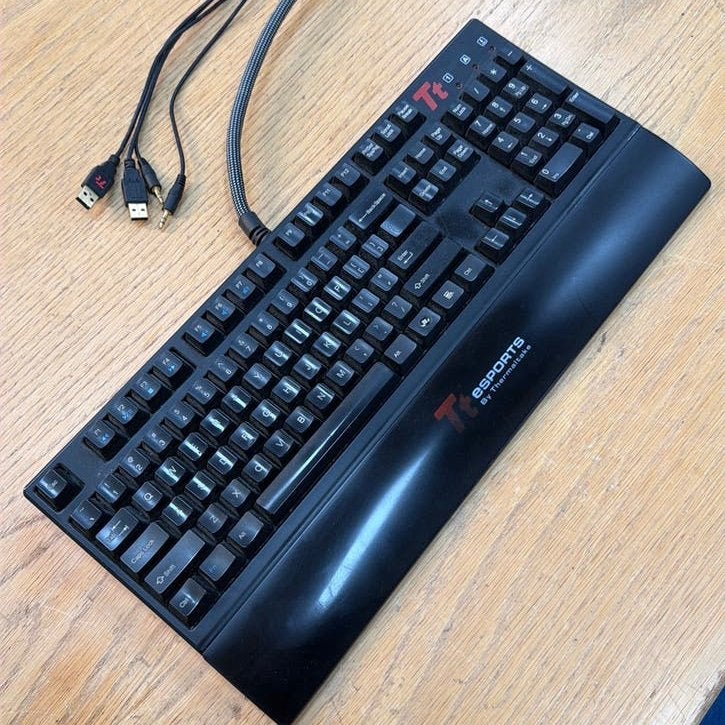 Tt Thermaltake mechanical cherry black switches keyboard, Ophalen, Gebruikt, Gaming toetsenbord, Qwerty
