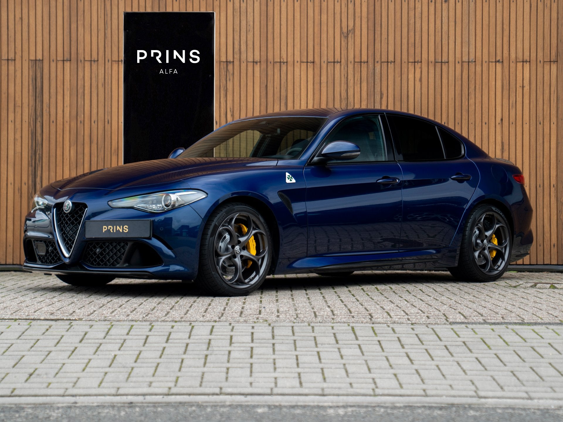 Alfa Romeo Giulia 2.9 V6 Quadrifoglio Manual (bj 2017), Achterwielaandrijving, Gebruikt, 510 pk, Blauw