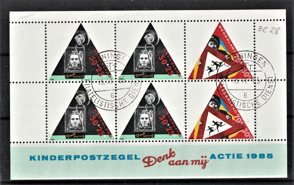 4 M-- Blok 1344 Kinderzegels 1985, Postzegels en Munten, Ophalen of Verzenden, Na 1940, Gestempeld