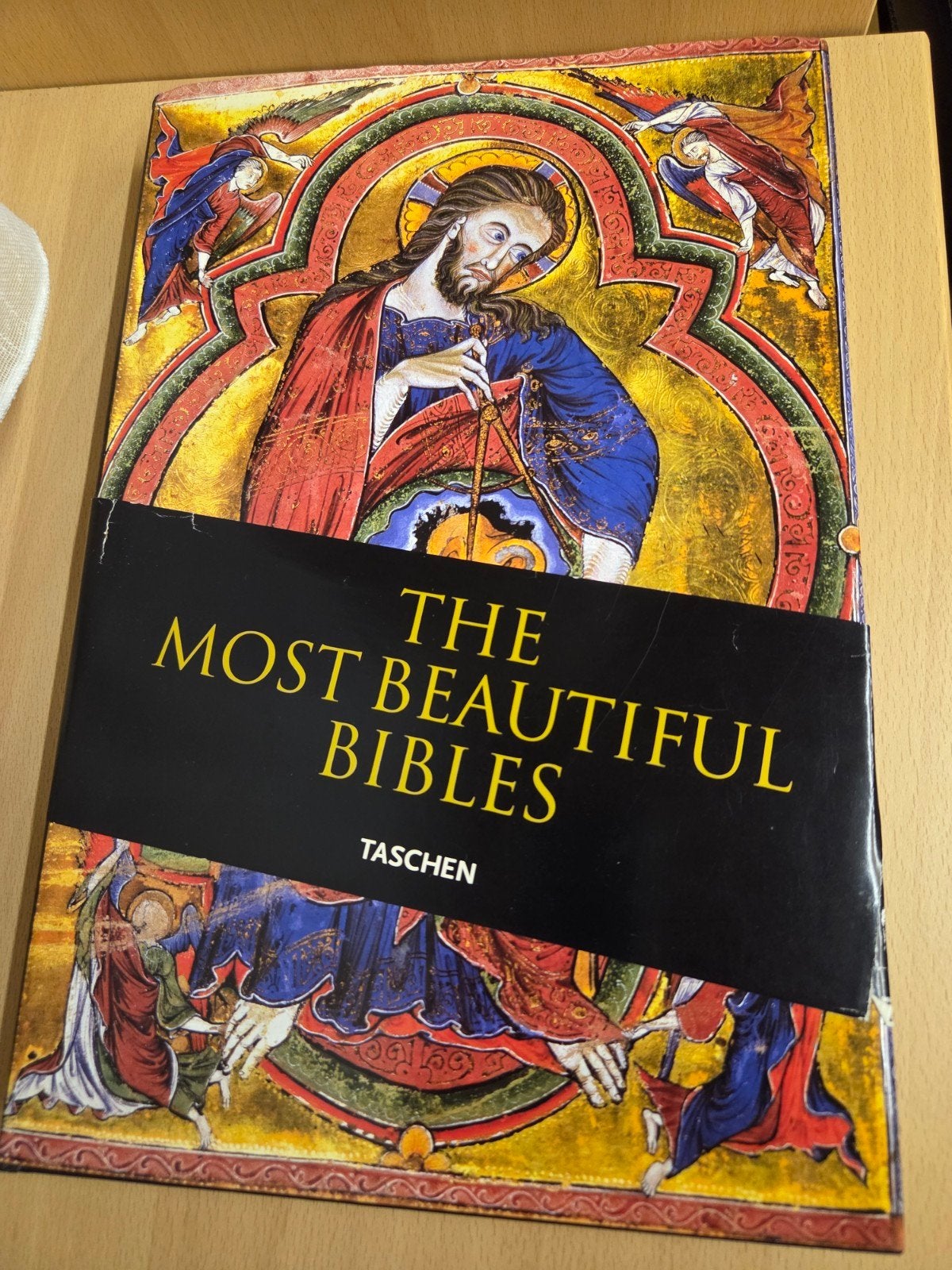 Een schitterend boek the most beautiful bibles., Ophalen of Verzenden, Zo goed als nieuw, Christendom | Katholiek