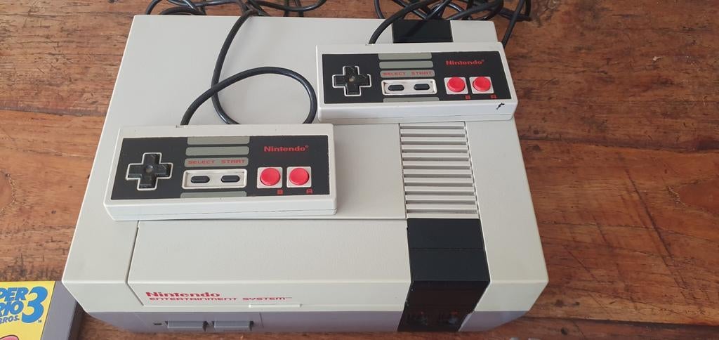 Nes nintendo vintage spelcomputer met spellen zapper, Ophalen of Verzenden, Gebruikt, Met 1 controller