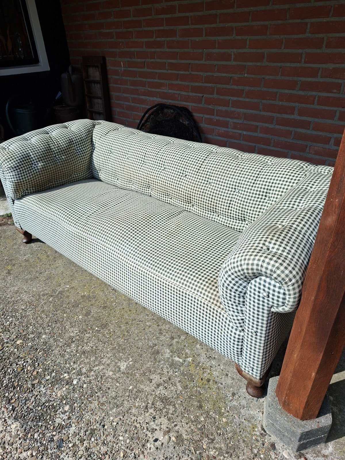 Oude antieke Chesterfield bank, een project., Ophalen, Gebruikt, Driepersoons, 75 tot 100 cm