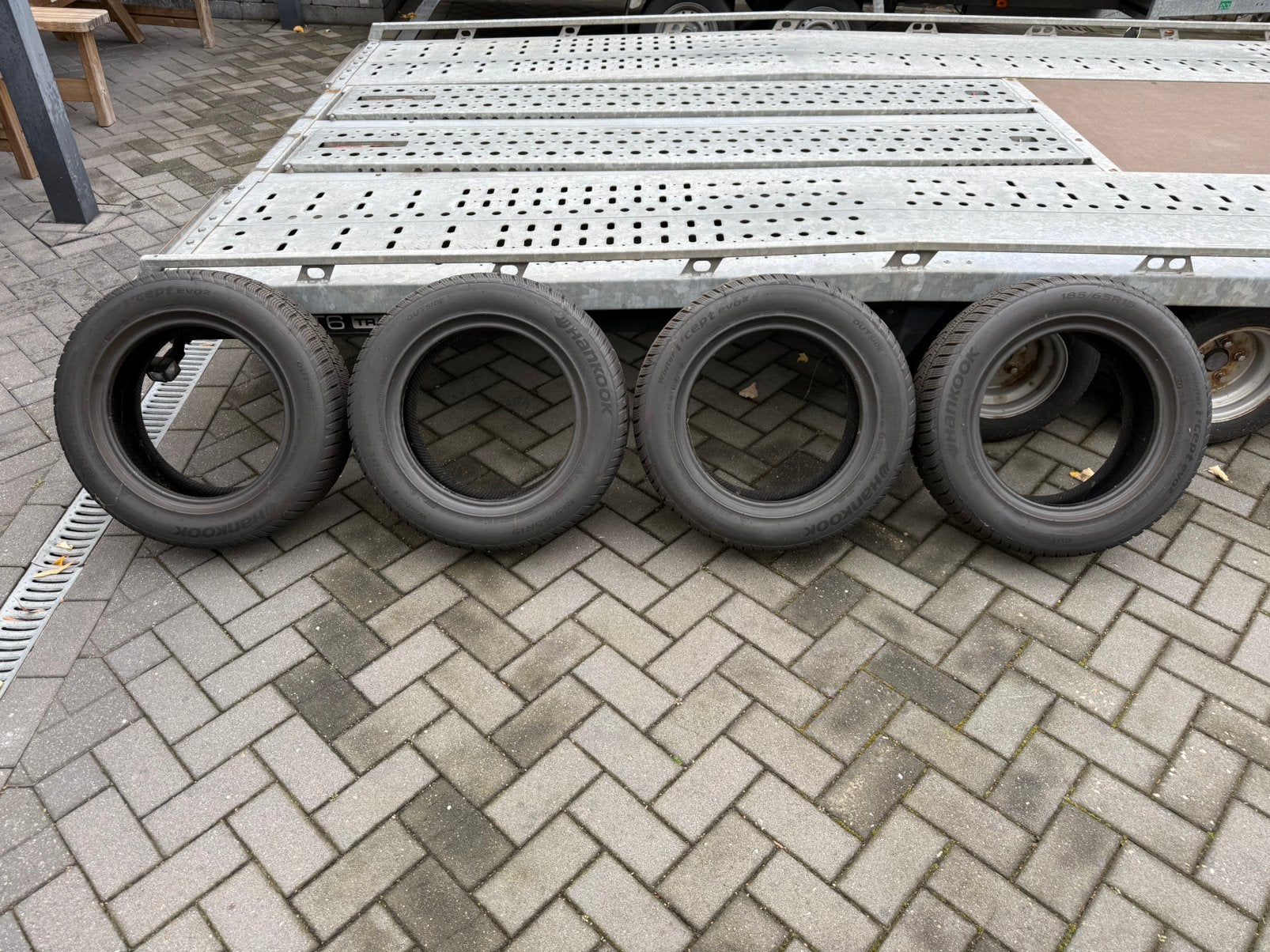 Hankook winterbanden 185/65R15, Gebruikt, 15 inch, Band(en), Personenwagen