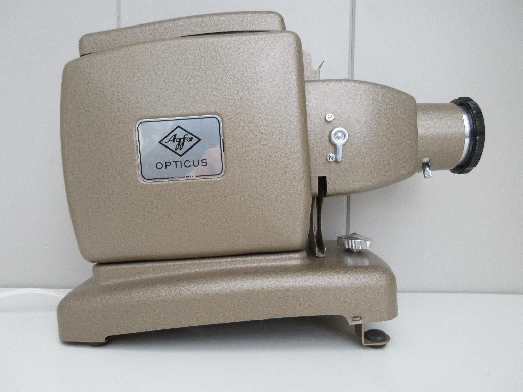 AGFA Opticus Diaprojector (1955)., Audio, Tv en Foto, Diaprojectors, Ophalen of Verzenden, Gebruikt