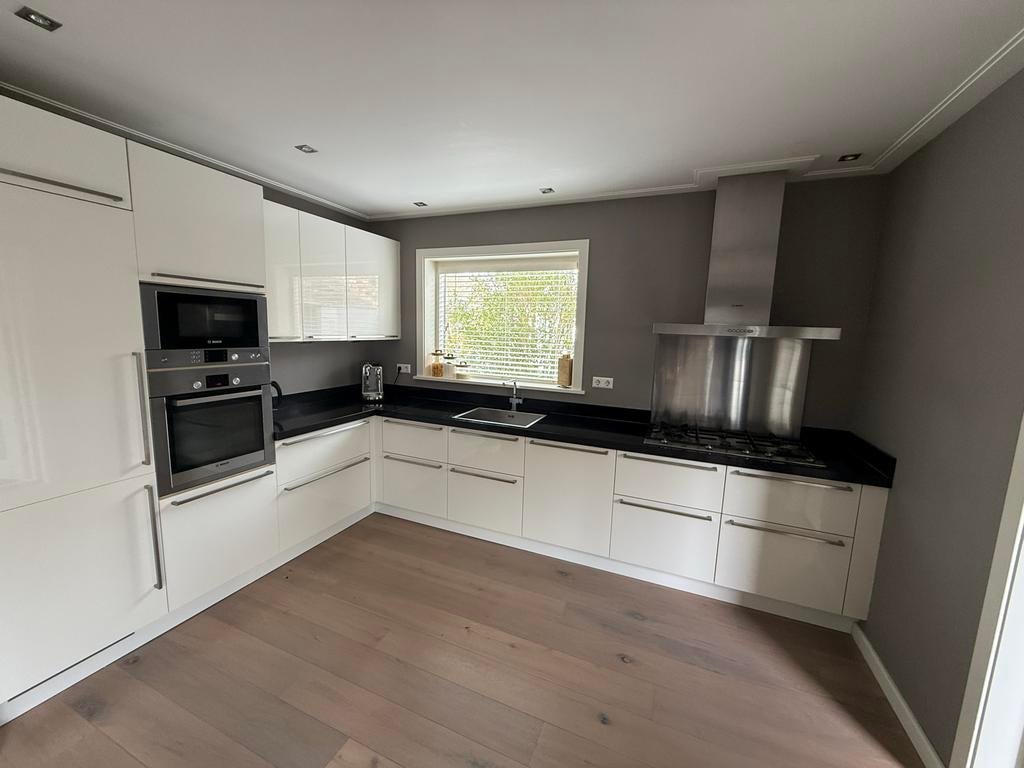 Complete keuken met inbouwapparatuur, Ophalen, Gebruikt, Wit, Hoekkeuken