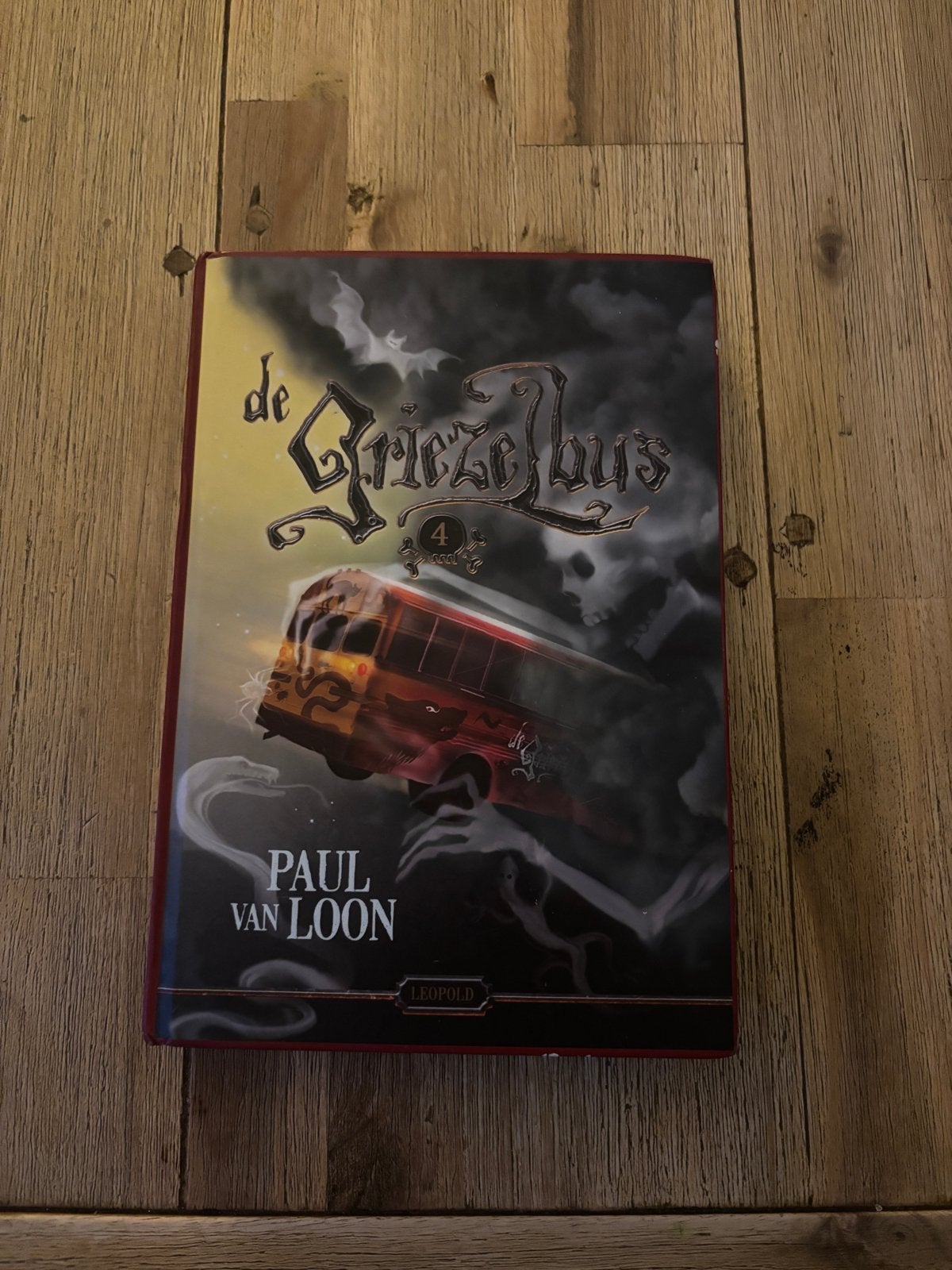 De Griezelbus 4 - Paul van Loon (Voorleesboek), Ophalen of Verzenden, Gelezen, Fictie algemeen