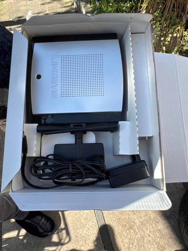 Linksys WRT350N Wireless-N Gigabit Router, Computers en Software, Routers en Modems, Ophalen of Verzenden, Gebruikt, Router