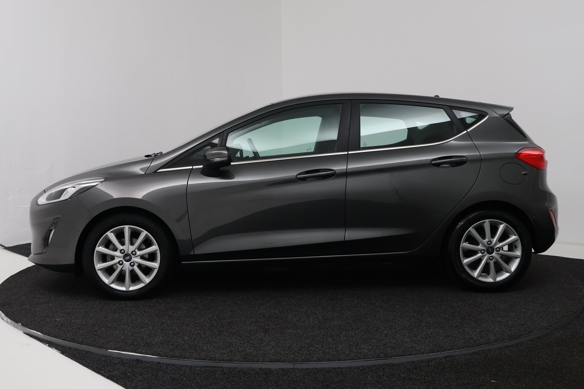 Ford Fiesta 1.0 EcoBoost Titanium (CAMERA, CRUISE CONTROL AD, Voorwielaandrijving, 580 kg, 23 km/l, Origineel Nederlands