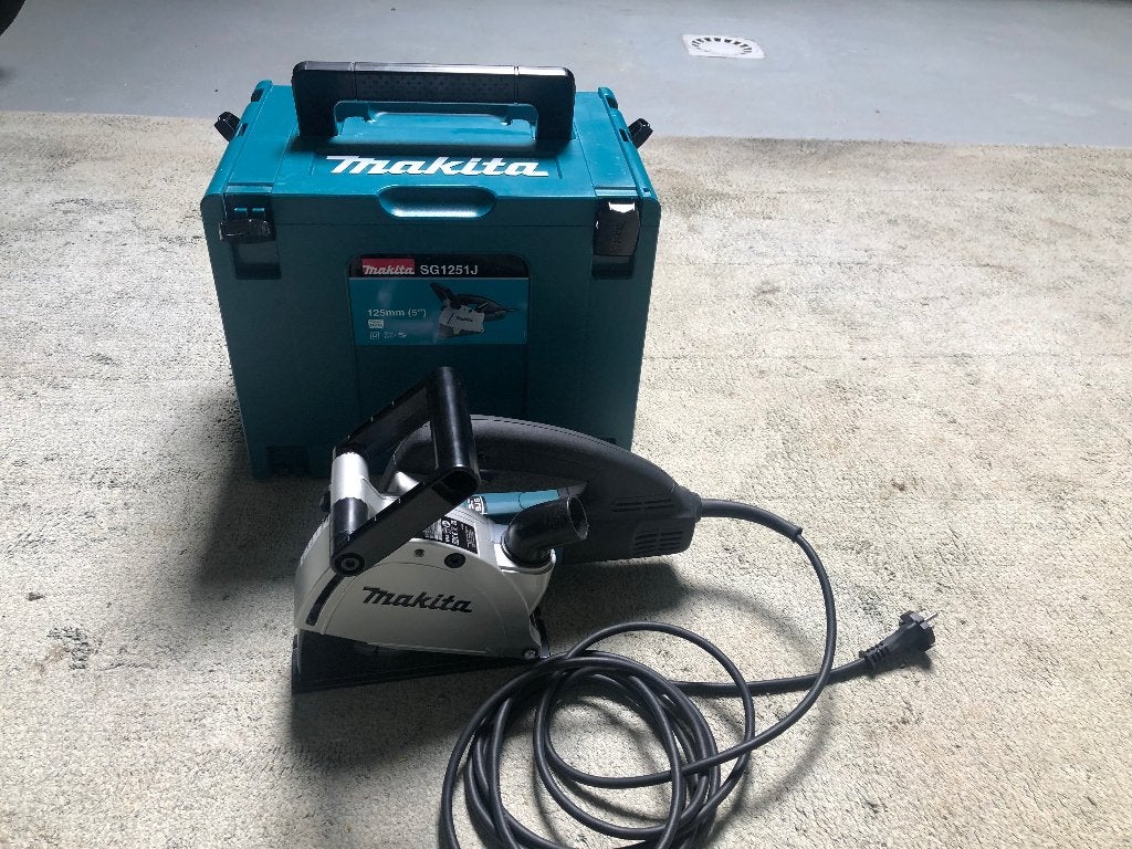 Makita SG1251J Sleuvenfrees in Mbox - 1400W - 125mm, Doe-het-zelf en Verbouw, Ophalen, Sleuvenfrees, Nieuw, Makita