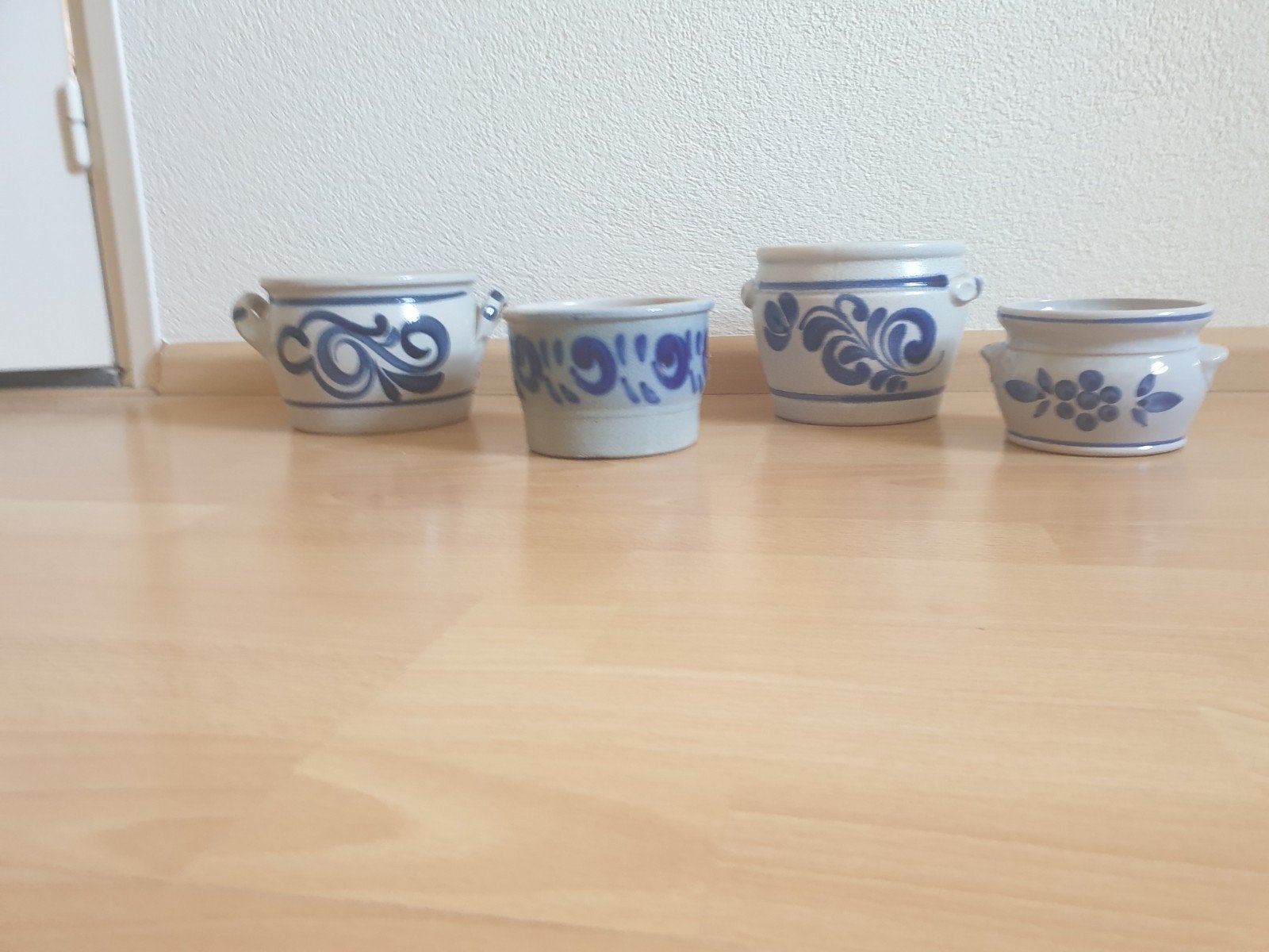 Keulse potten en vaas, Ophalen