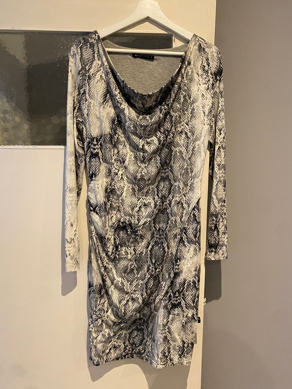 Expresso jurk maat s, Kleding | Dames, Maat 38/40 (M), Ophalen of Verzenden, Zo goed als nieuw, Grijs