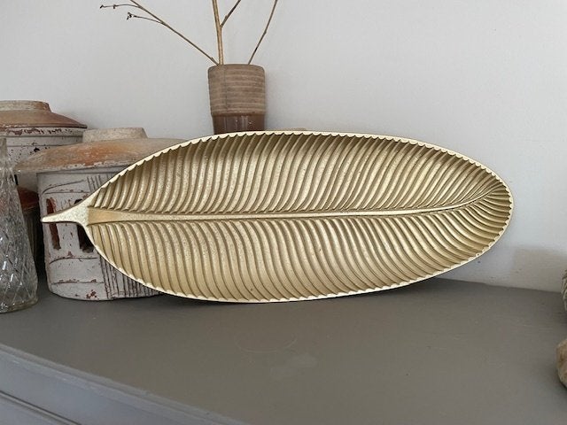 Grote houten gouden schaal / plateau. Blad palmblad. Goud., Ophalen, Schaal, Geribbeld, Zo goed als nieuw