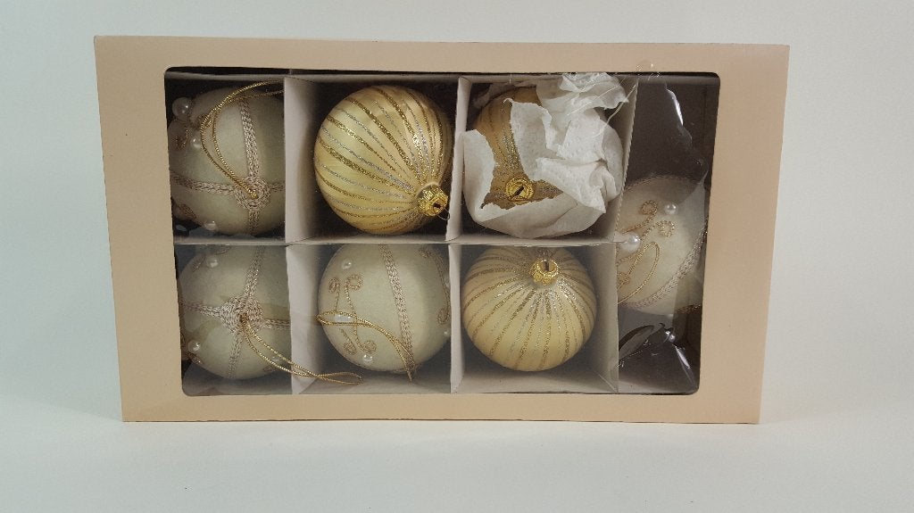Doosje met 7 gouden en beige kerstballen, 7,5 cm. W1, Tweedehands verkoop, Tweedehands verkoop, Gebruikt, Ophalen of Verzenden