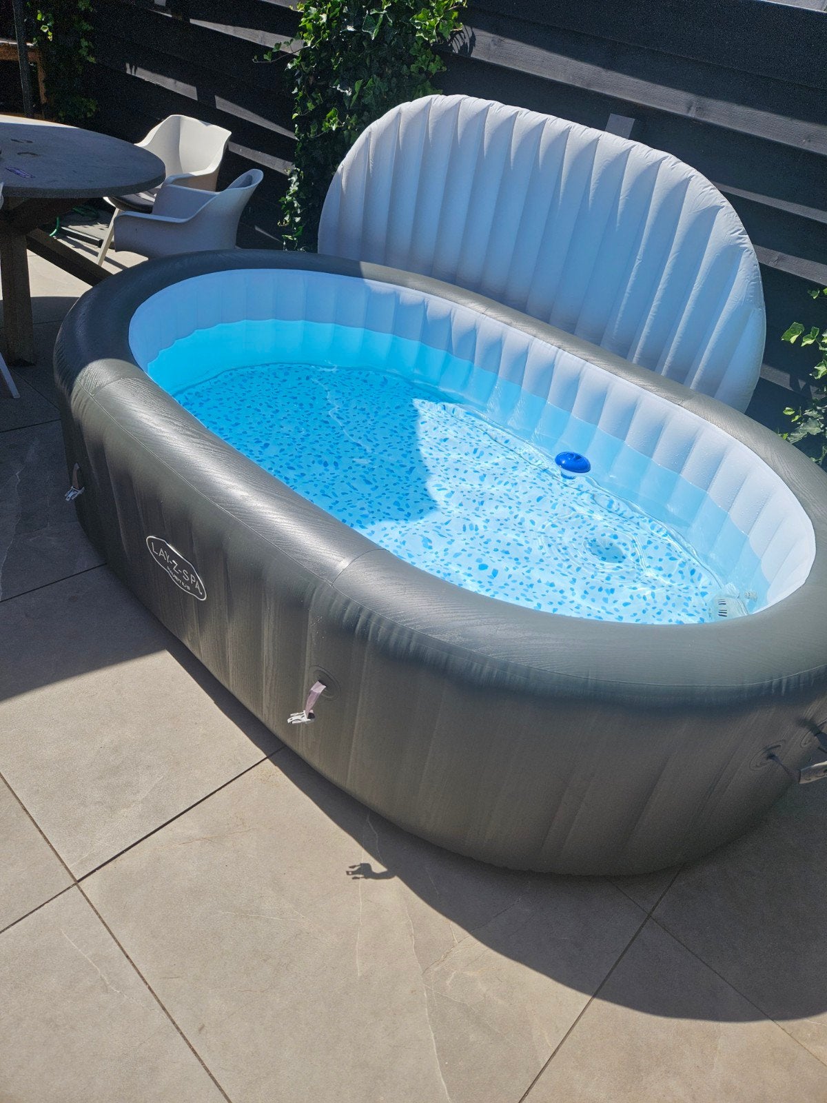 Lay-Z-Spa Opblaasbare Jacuzzi met Pomp en Chloortabletten, Ophalen, Zo goed als nieuw, Pomp, Opblaasbaar