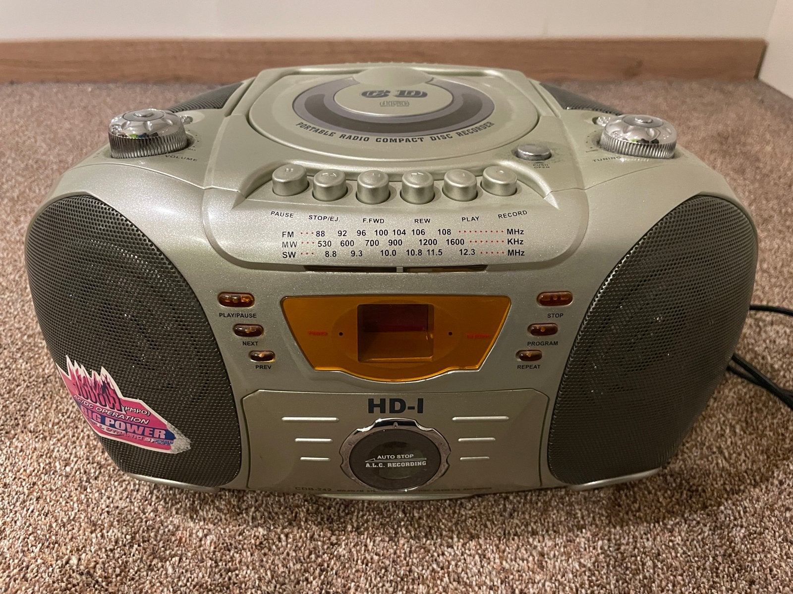 Draagbare CD-speler met radio en disco verlichting, Ophalen of Verzenden, Gebruikt, Overige merken, Draagbaar