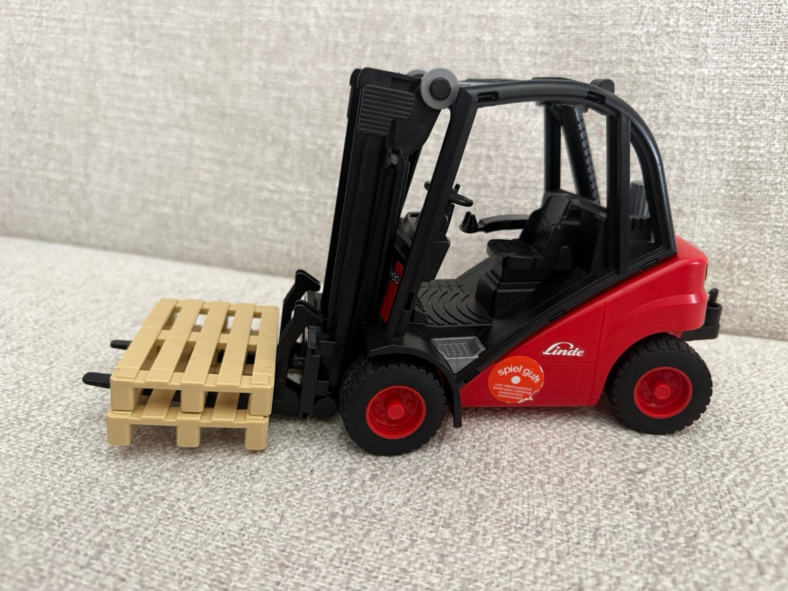 Bruder linde heftruck, Ophalen of Verzenden, Zo goed als nieuw