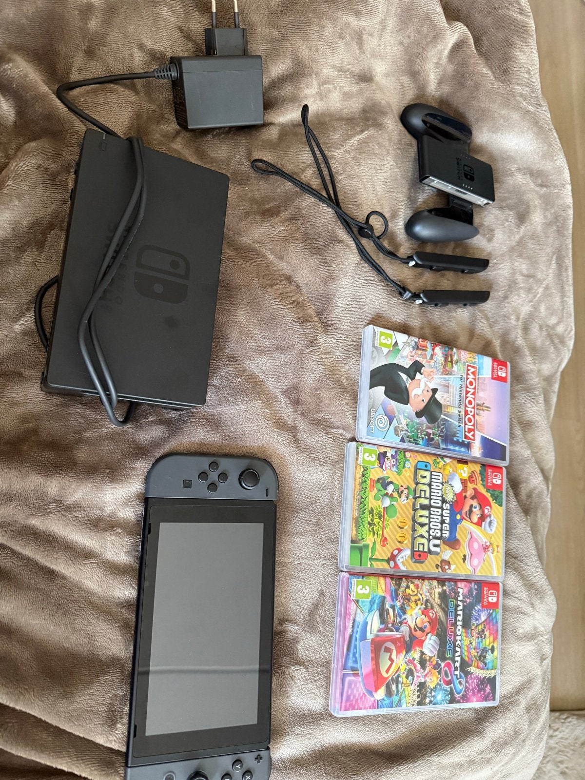 Nintendo Switch met 3 games en accessoires, Spelcomputers en Games, Spelcomputers | Nintendo Switch, Ophalen, Met games, Met 2 controllers