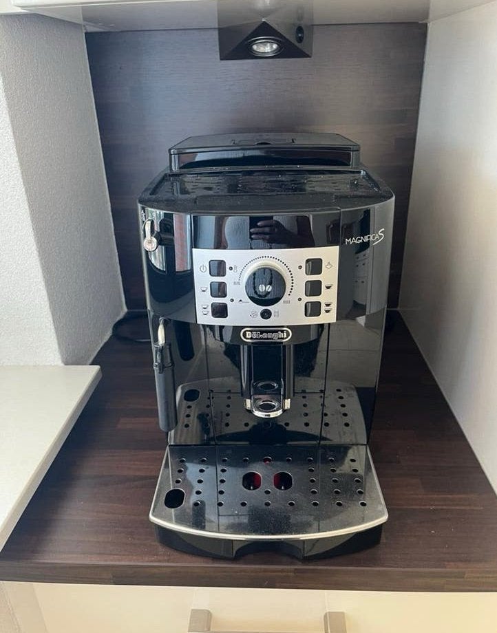 De Longhi Magnifica S koffie apparaat, Espresso apparaat, Gemalen koffie, Zo goed als nieuw, Ophalen