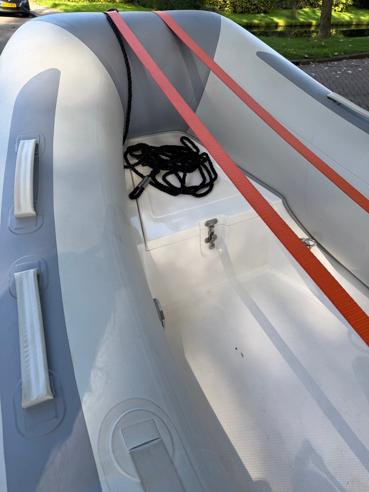 Foto 8 van Zodiac rubberboot met Yamaha 15pk motor en Pega boottrailer