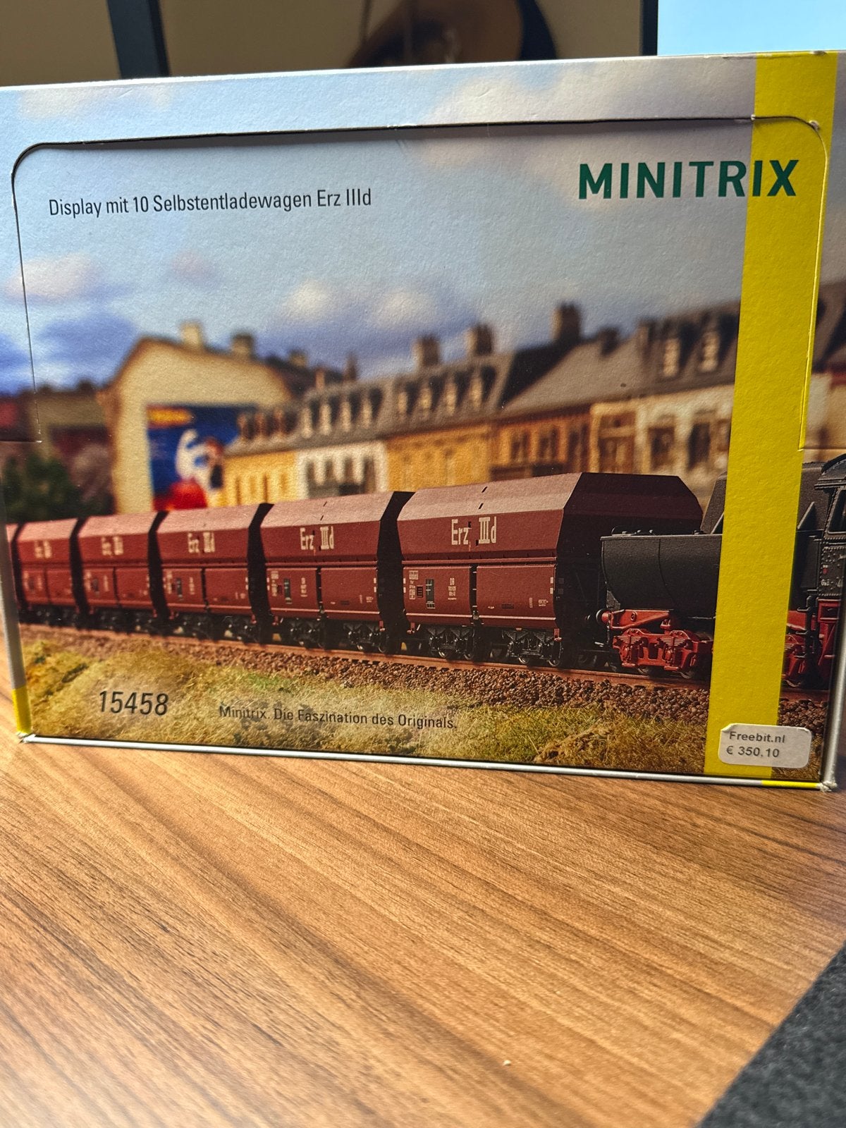 Minitrix Display met 10 Zelfontladewagens Erz IIId, Gelijkstroom, Ophalen of Verzenden, Analoog, Nieuw