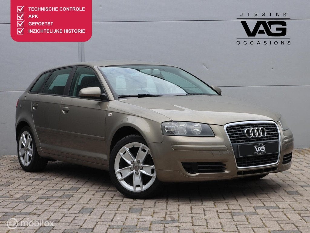 Audi A3 Sportback 1.8 TFSI Trekhaak Clima Cruise Navi NL Aut, Auto's, Audi, Stof, Gebruikt, Zwart, 4 cilinders