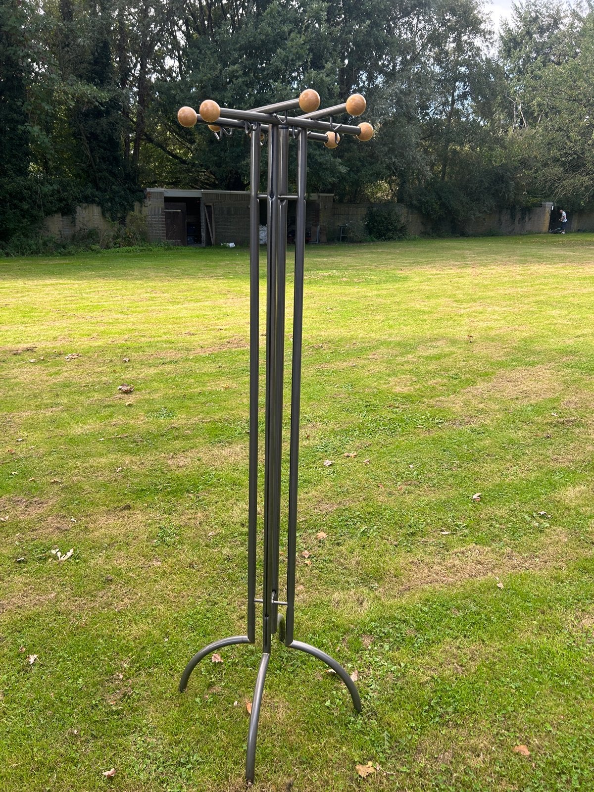 Staande kapstok met houten bollen en haken, Ophalen, Gebruikt, Metaal, Staande kapstok