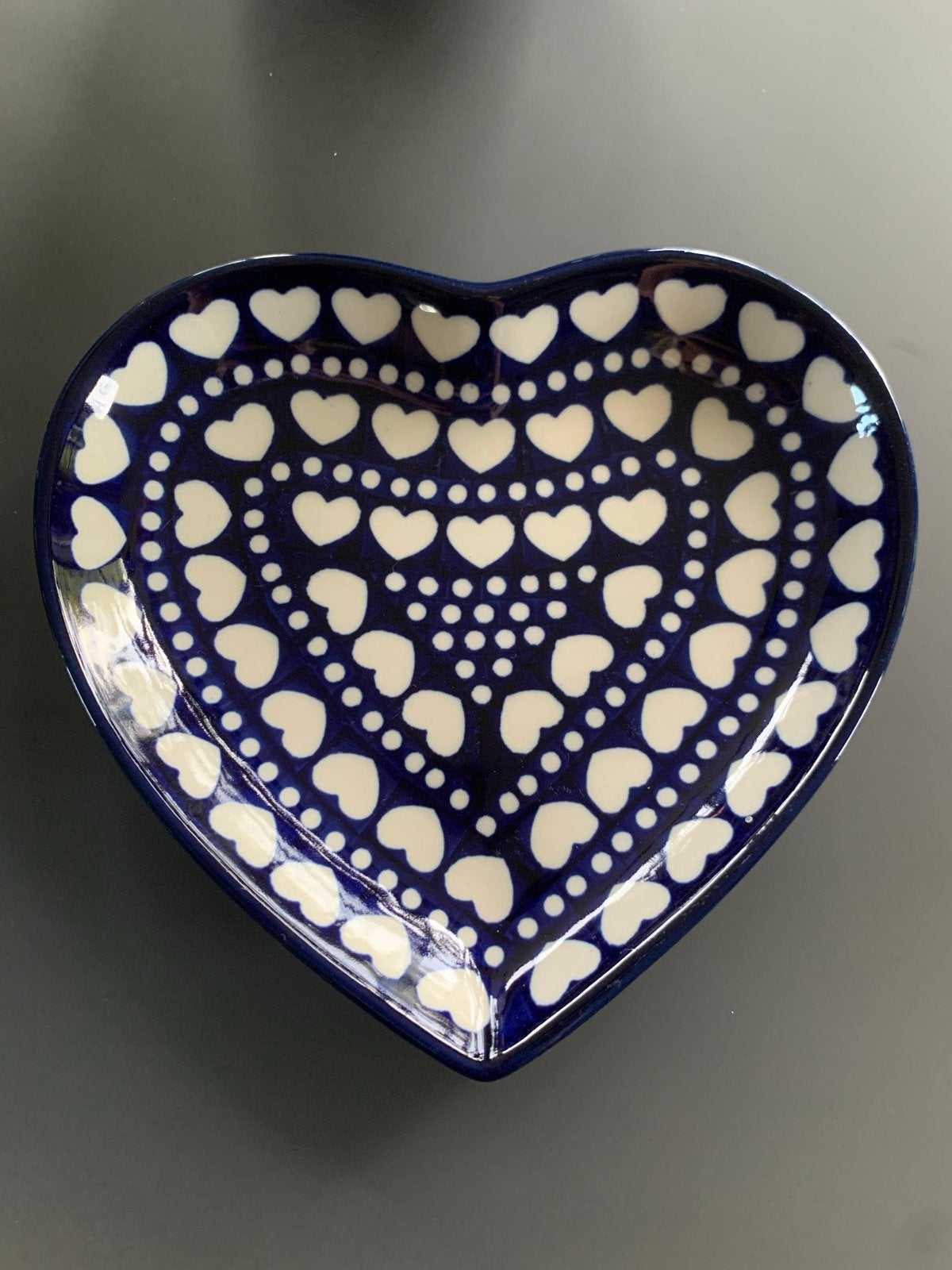 Bunzlau Castle Blue Valentine hartjes bord - Z.g.a.n., Overige merken, Keramiek, Ophalen of Verzenden, Zo goed als nieuw