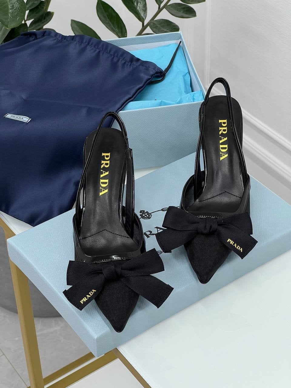 Prada Slingback Pumps met Strik - Zwart, Kleding | Dames, Pumps, Zwart, Nieuw, Ophalen of Verzenden