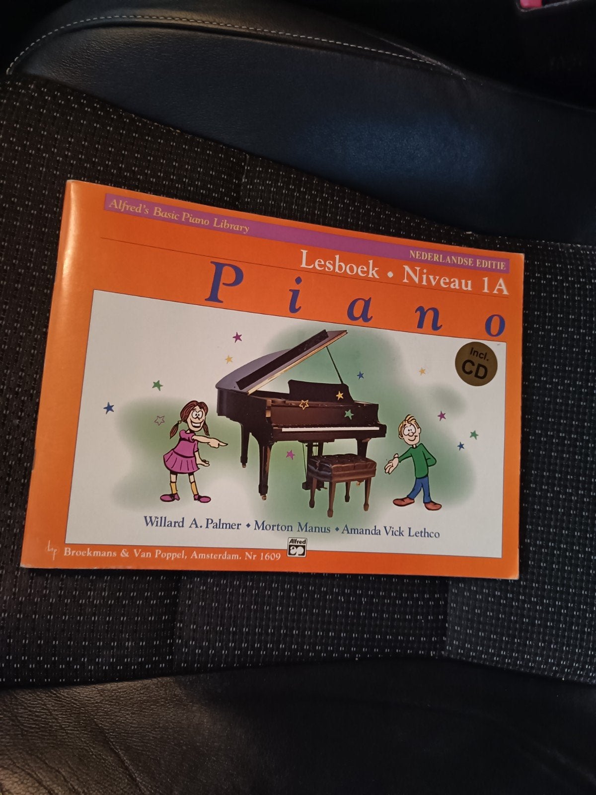 Alfred's Basic Piano Library Lesboek Niveau 1A met CD, Klassiek, Les of Cursus, Ophalen of Verzenden, Zo goed als nieuw