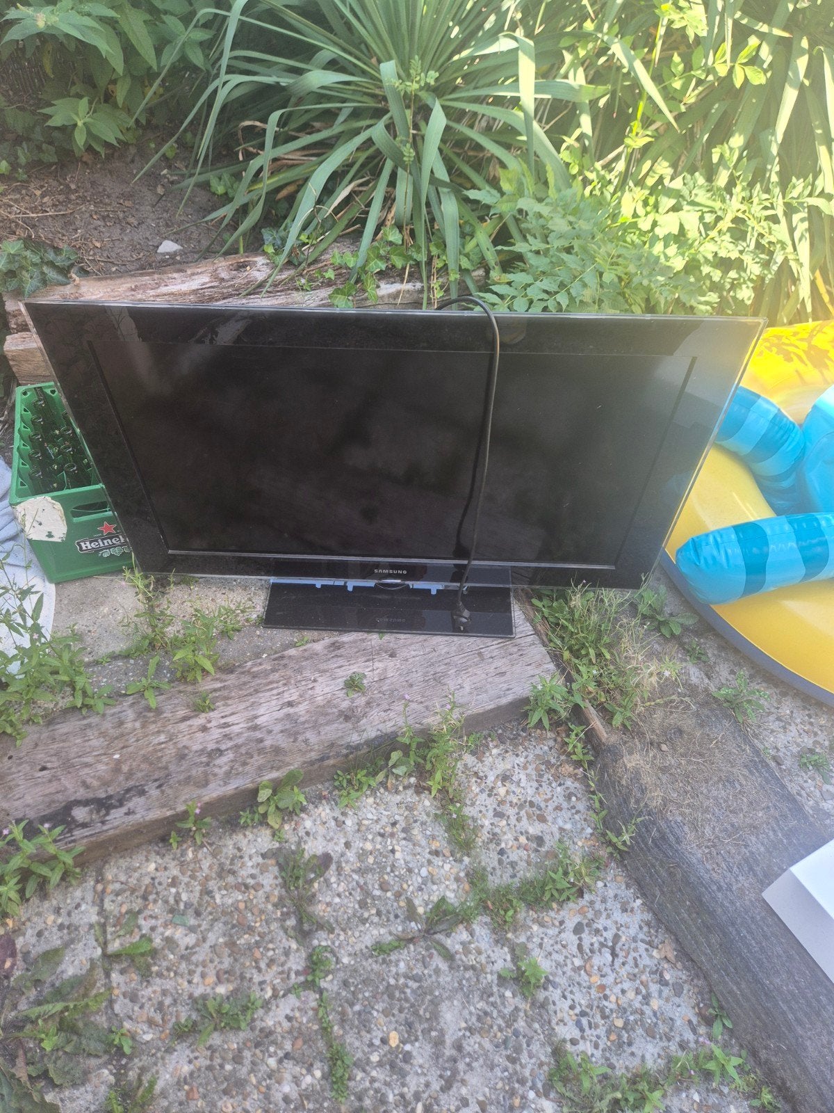 samsung tv, Tuin en Terras, Bloembakken en Plantenbakken, Ophalen, Kunststof, Gebruikt, Minder dan 30 cm