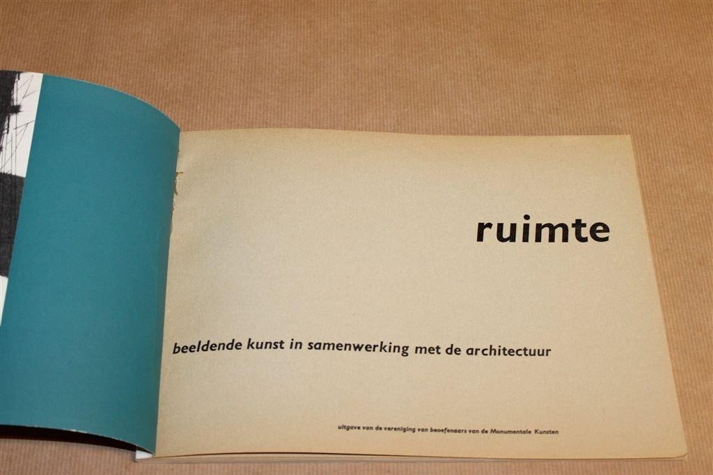 Ruimte — Monumentale Kunst & Architectuur [1956], Ophalen of Verzenden, Gelezen, Overige onderwerpen