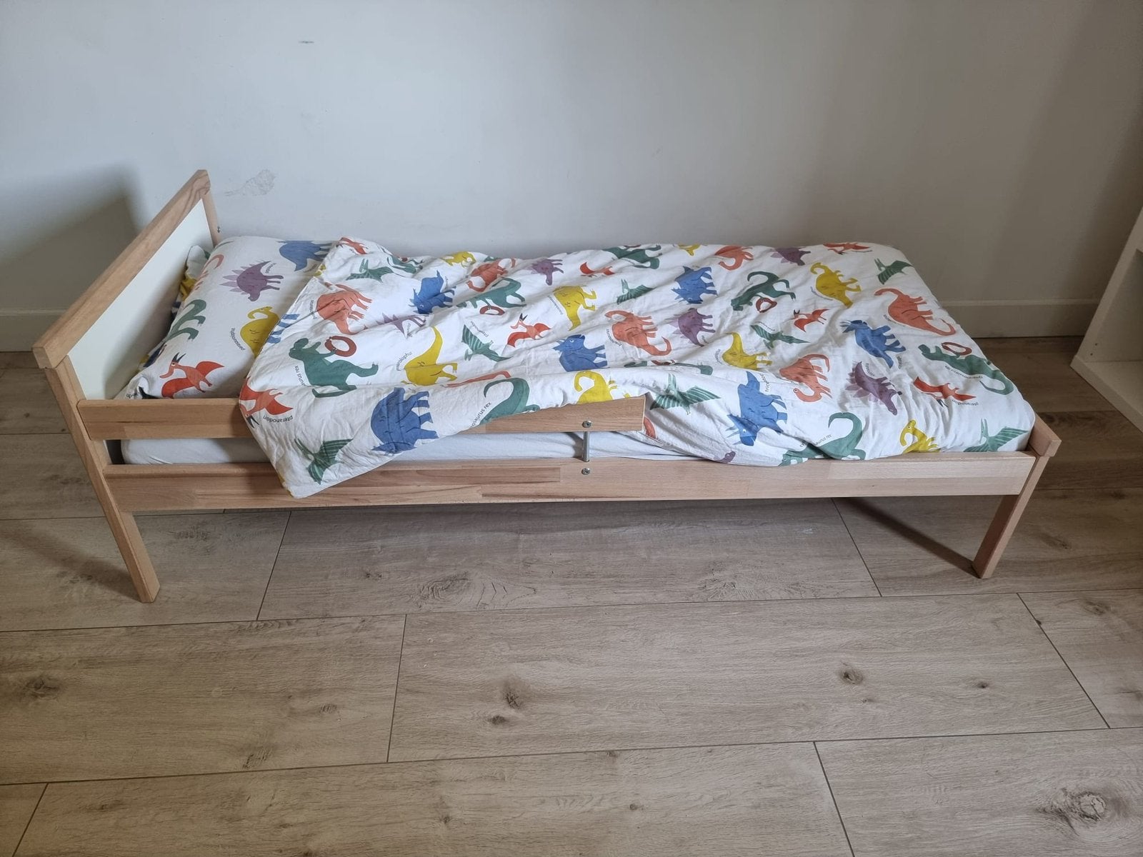 Peuterbed incl matras en dekbed(overtrek), Ophalen, 70 tot 85 cm, 140 tot 160 cm, Zo goed als nieuw