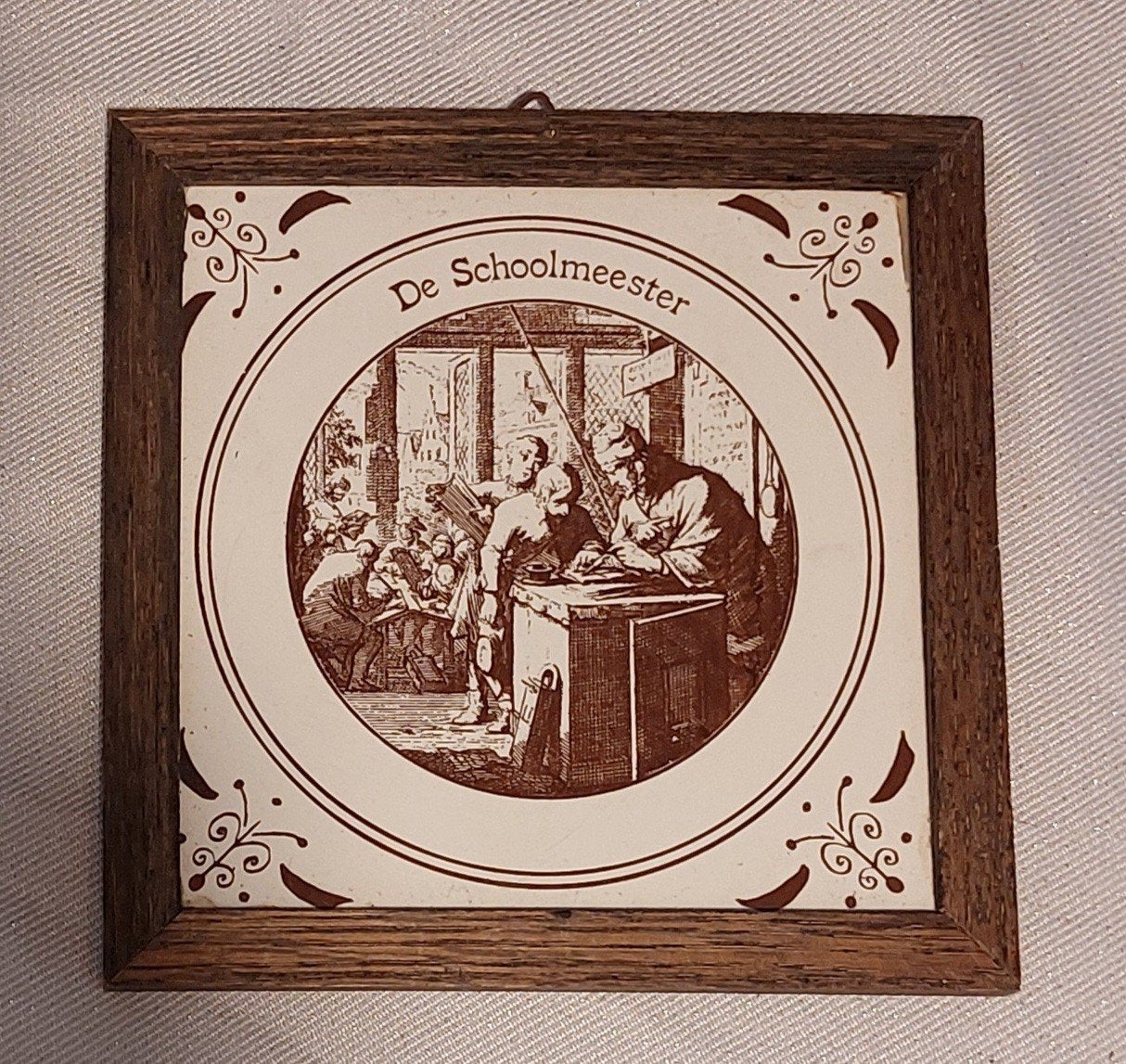 Vintage Tegel "De Schoolmeester" – Lemster Bruin Jan Luyken!, Antiek en Kunst, Ophalen of Verzenden