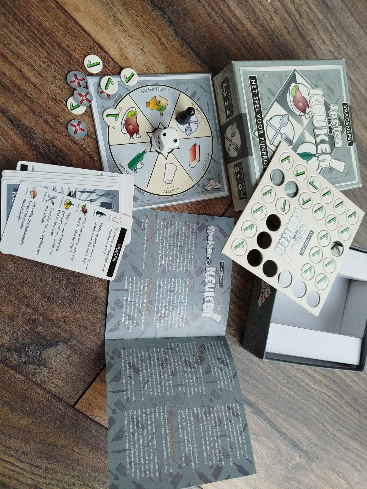 Spelen in de Keuken Vragenspel - Het spel voor fijnproevers, Een of twee spelers, Ophalen of Verzenden, Zo goed als nieuw, Identity Games