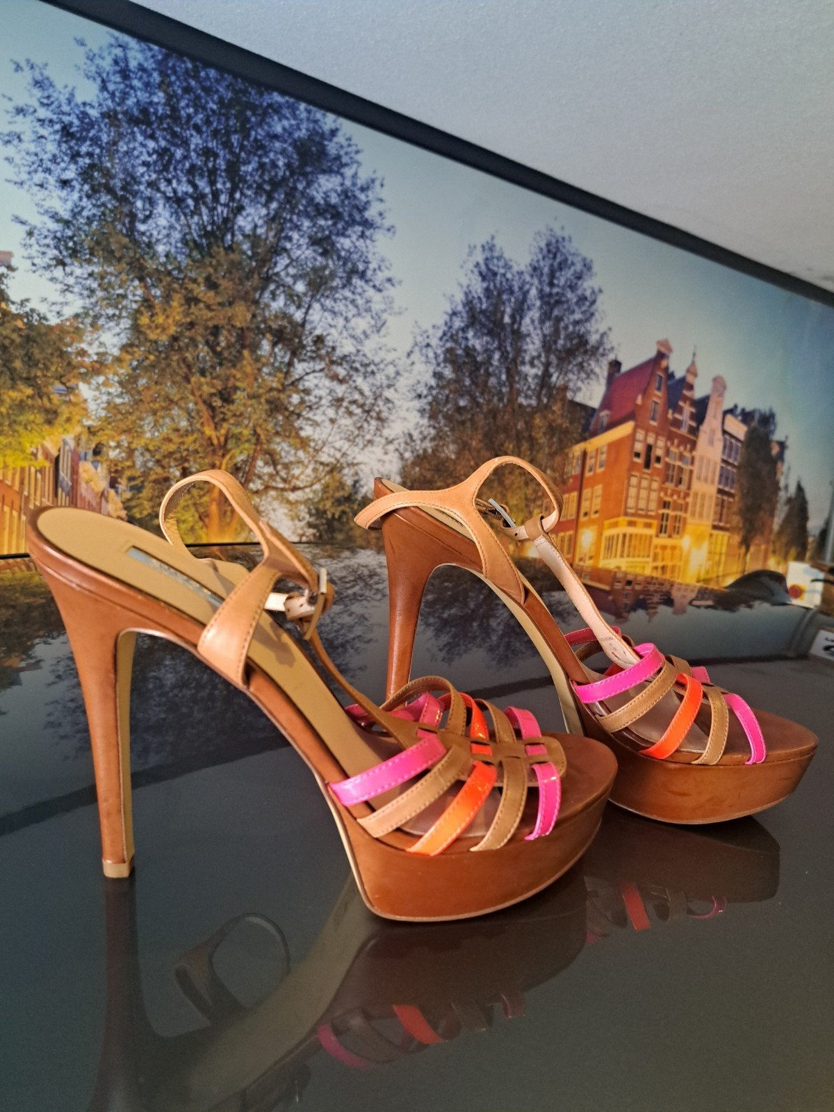 Guess sandaal   10 cm.hoog maat 40, Verzenden, Zo goed als nieuw, Bruin, Sandalen of Muiltjes