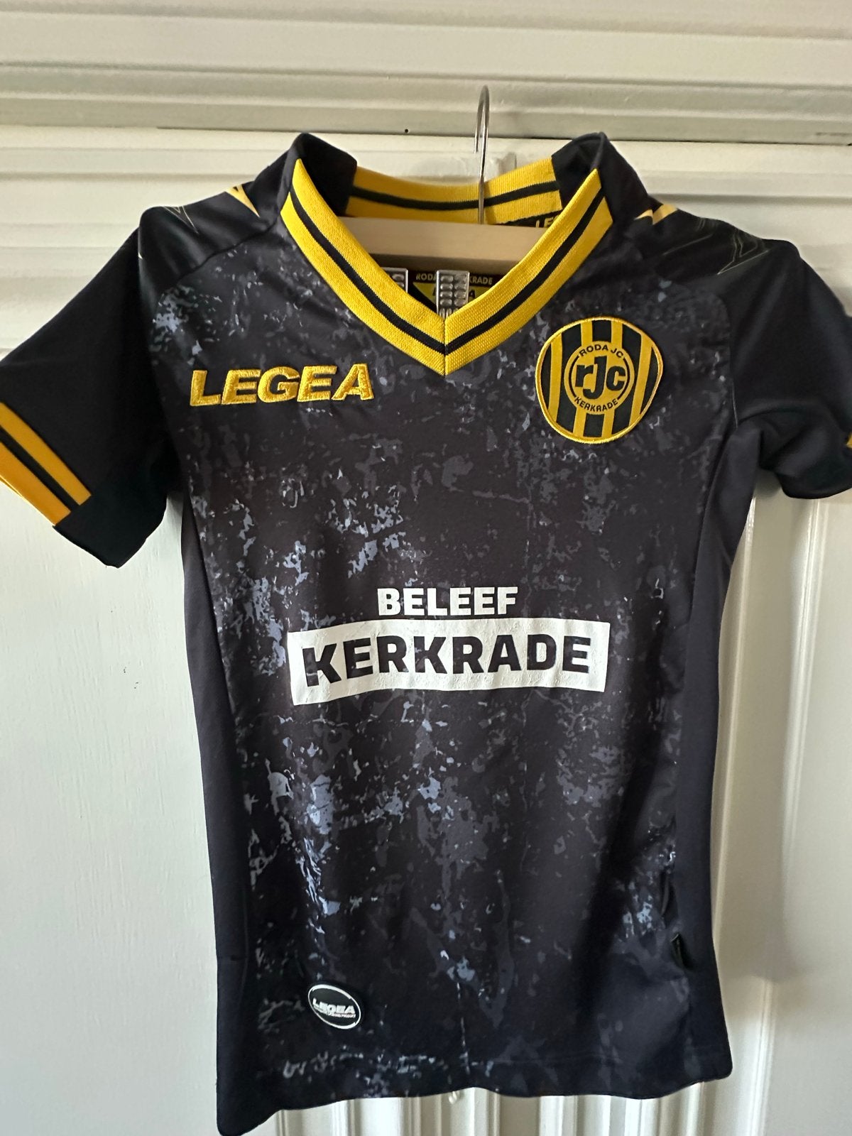 Orgineel Roda JC Kerkrade uitshirt Legea  Maat 3x XS kids, Verzamelen, Ophalen of Verzenden, Gebruikt, Roda JC, Shirt