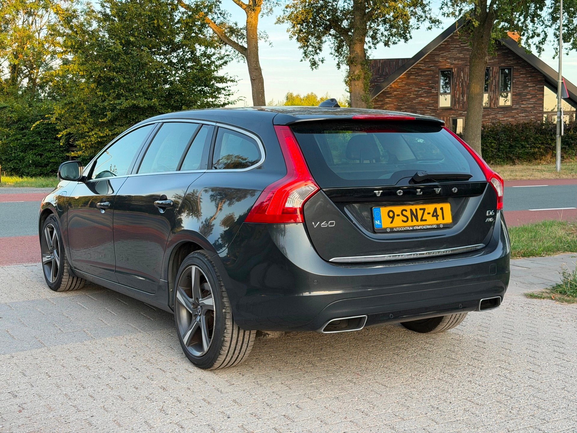 Volvo V60 2.4 D6 AWD Plug-In Hybrid Summum AUTOMAAT AIRCO, Auto's, Volvo, Automaat, Vierwielaandrijving, 11 kWh, Automatische klimaatregeling