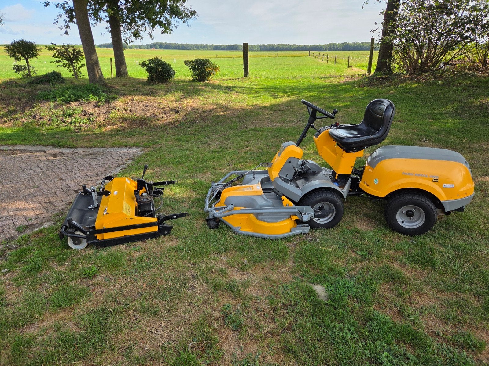 Stiga park Royal 4wd zitmaaier. 110cm + klepel/verticuteer, Tuin en Terras, Ophalen, Stiga, Mulchfunctie, Zo goed als nieuw