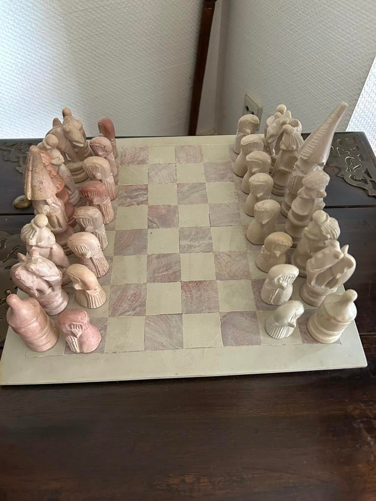 handgesneden schaakspel is gemaakt van Afrikaanse zeepsteen, Antiek en Kunst, Ophalen