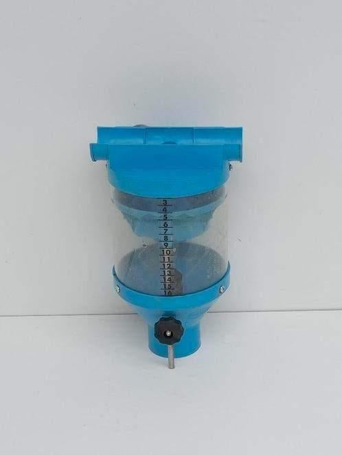 Falcon dosators. Blauw & rood. 2, 4 en 6 liter. (53), Dieren en Toebehoren, Dierenvoeding, Vee, Ophalen of Verzenden