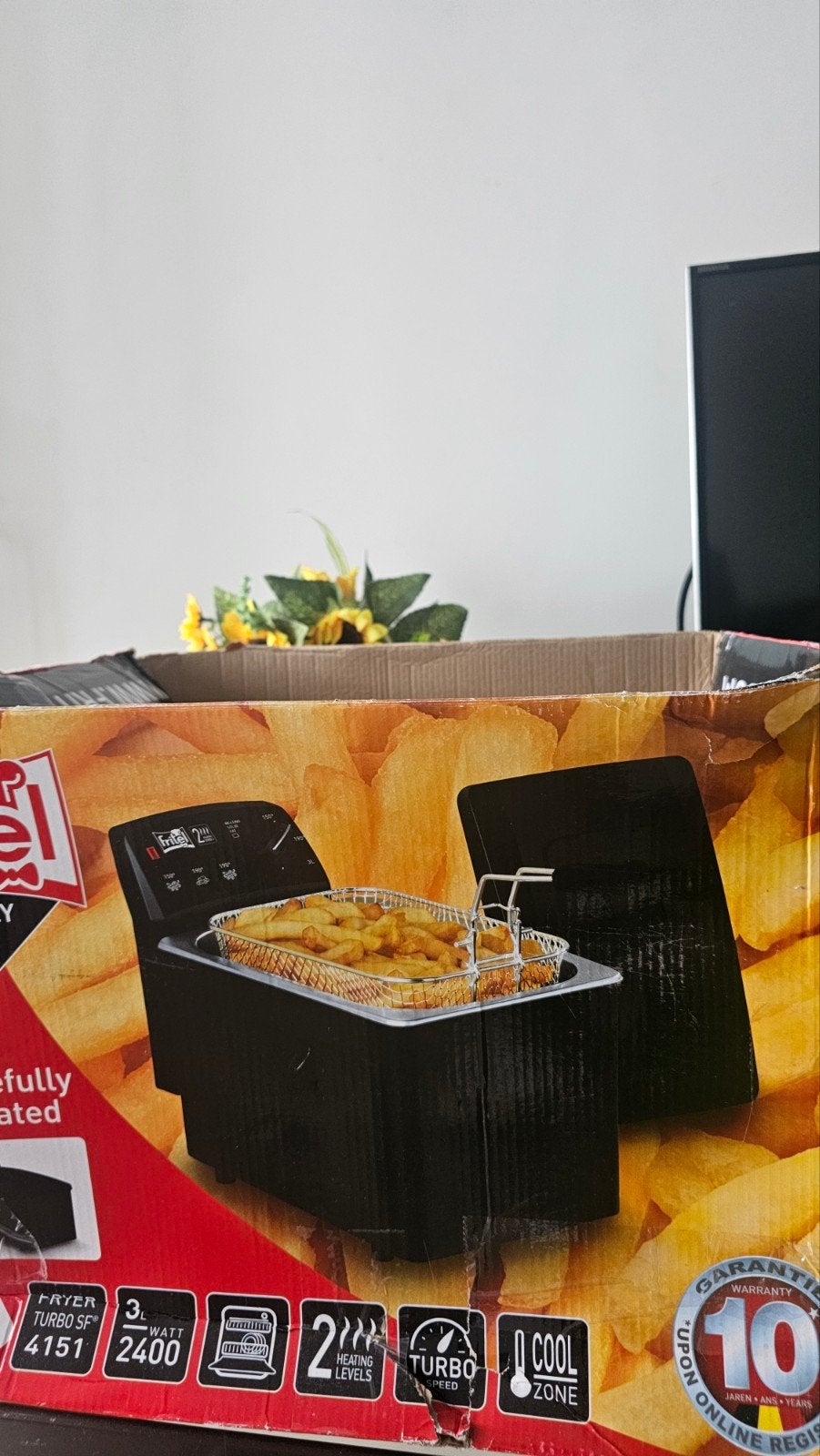 Fritel Turbo SF 4151 Friteuse - Nieuw in doos, 2 tot 3 liter, Ophalen of Verzenden, Nieuw, Uitneembare binnenpan