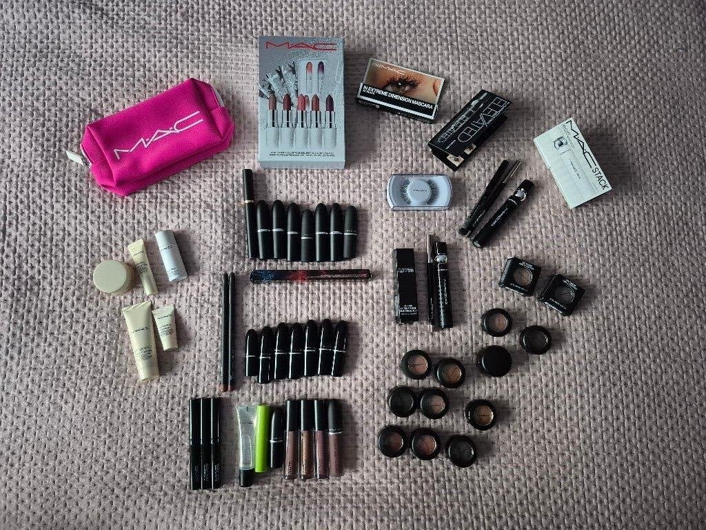 Nieuwe MAC make up, 50% van de winkelprijs (vaste prijs), Overige kleuren, Gehele gezicht, Nieuw, Ophalen of Verzenden