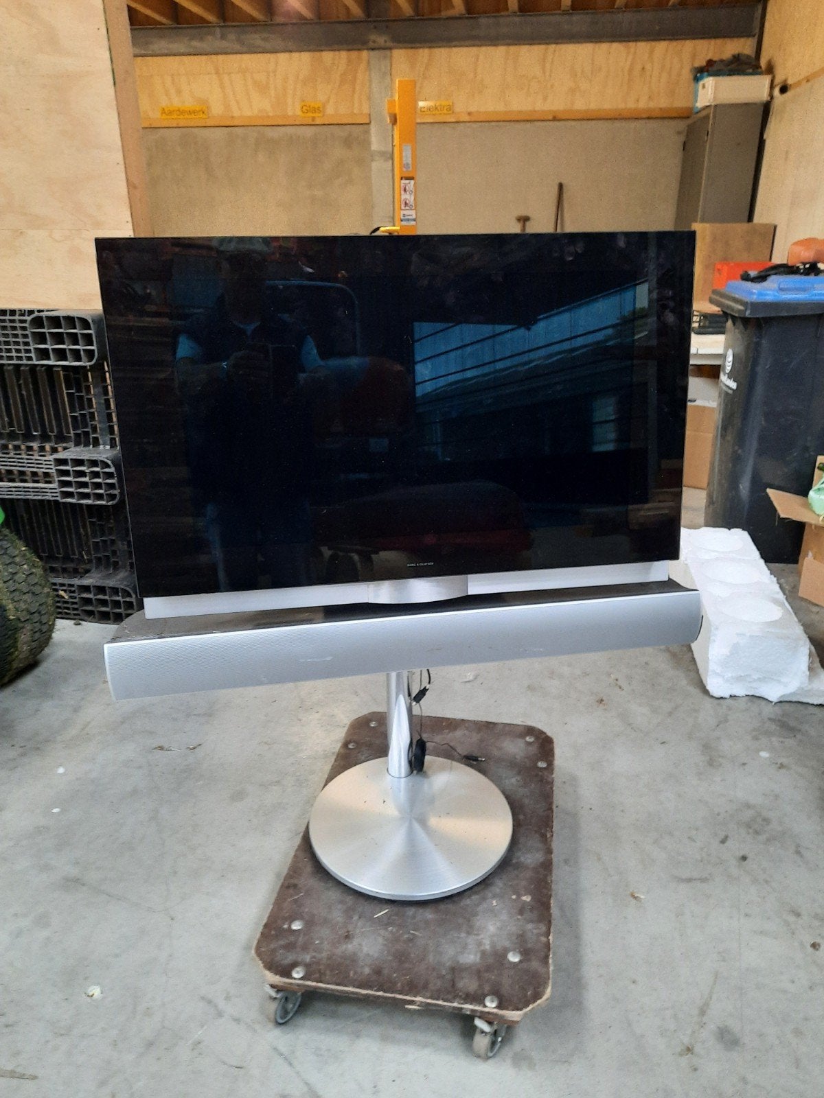 Bang & Olufsen televisie met soundbar., Gebruikt, 50 Hz, LCD, 100 cm of meer