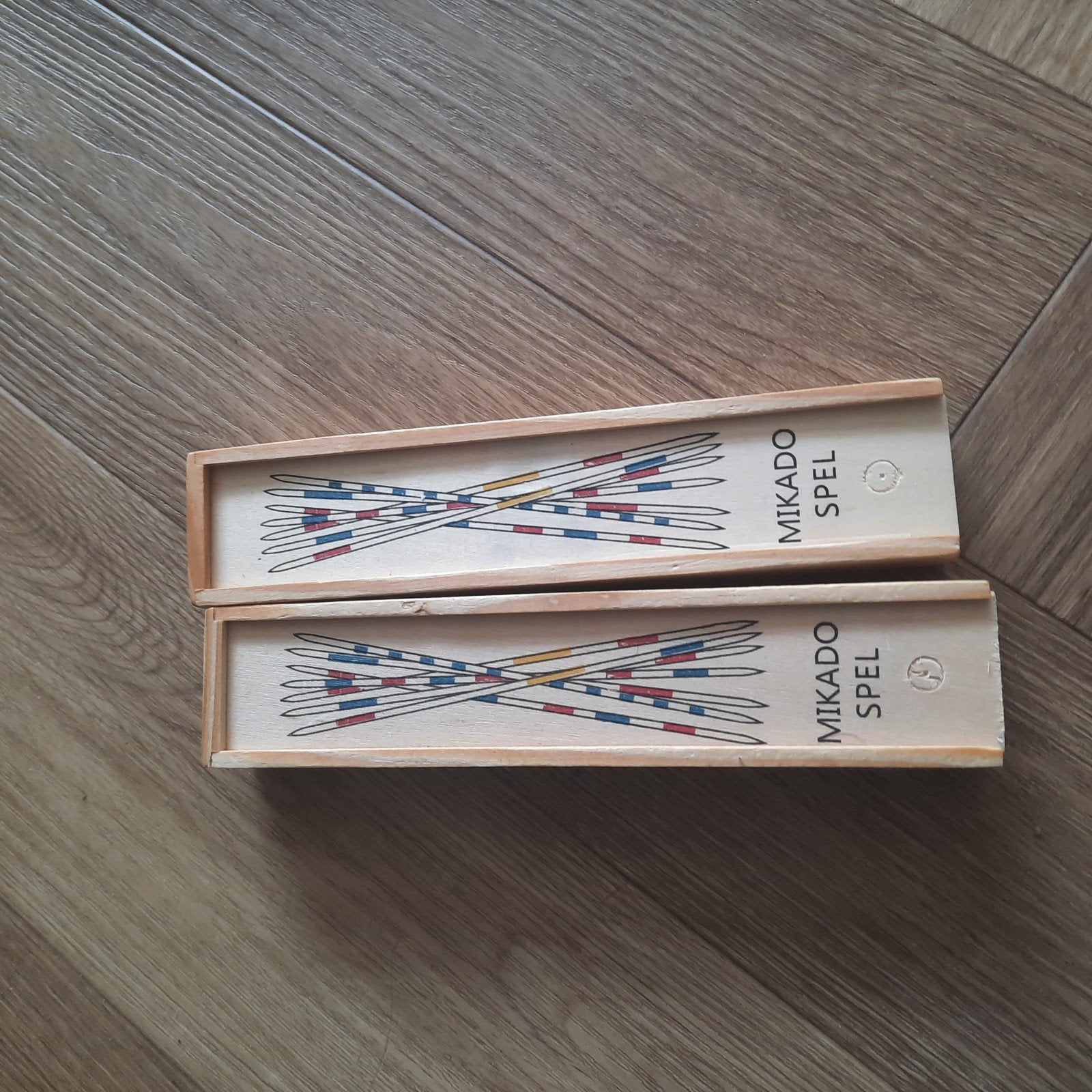 2 doosjes mikado, Drie of vier spelers, Ophalen, Zo goed als nieuw, Geen