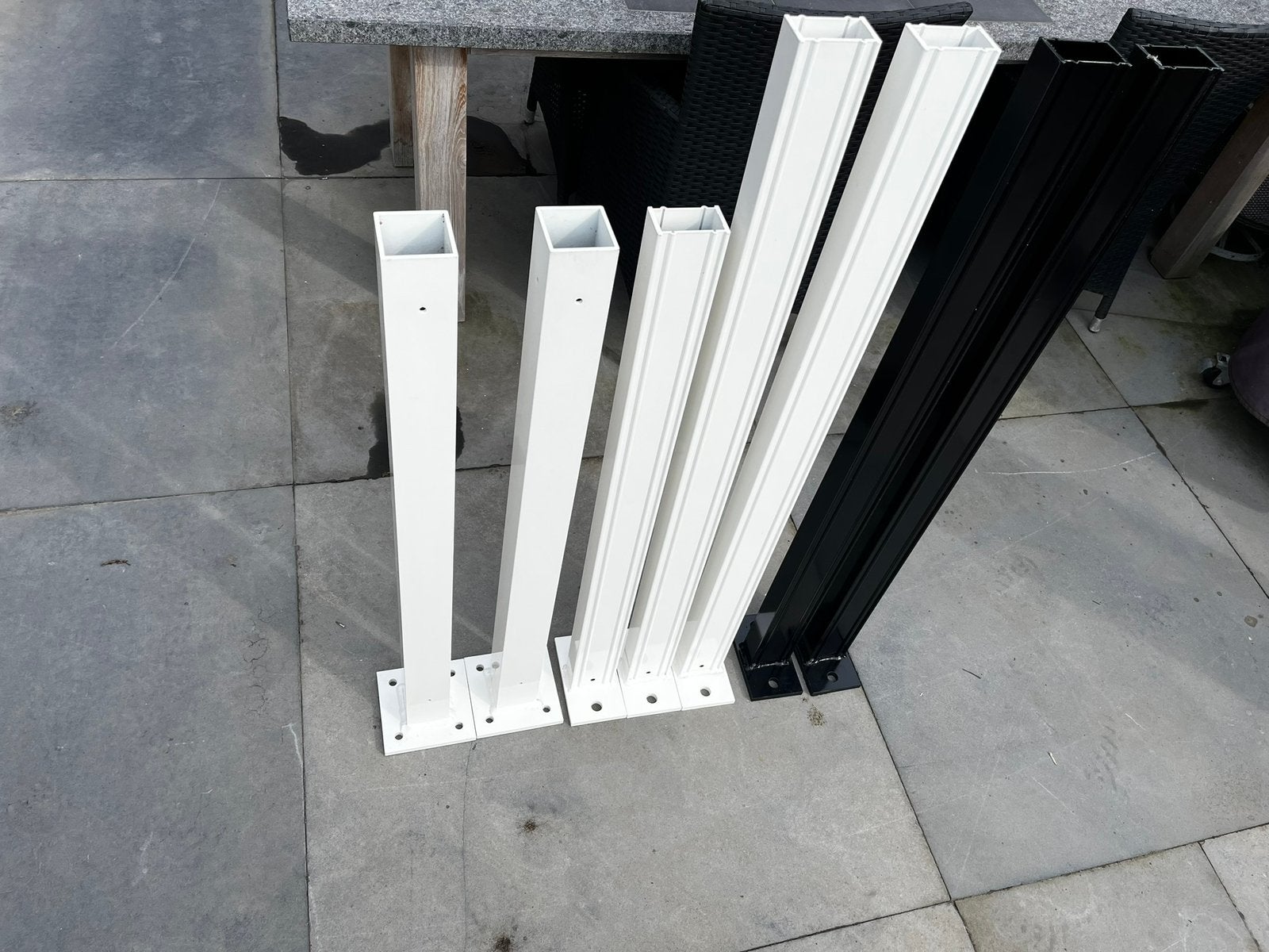 Alumimium palen met voetplaat.NIEUW!Terras/dakterras, Tuin en Terras, Palen, Balken en Planken, Ophalen, Nieuw, Minder dan 180 cm