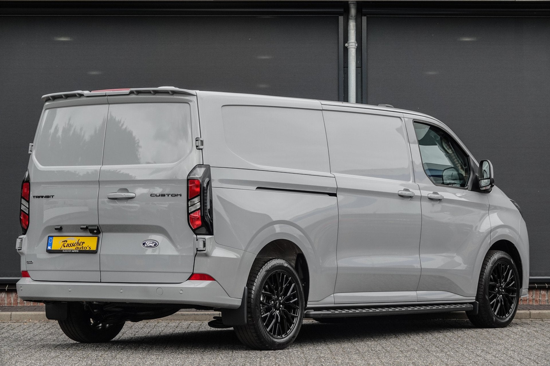 Ford Transit Custom L2H1 2.5PHEV 233Pk Aut. | Limited | Plug, Stof, Gebruikt, Zwart, 4 cilinders